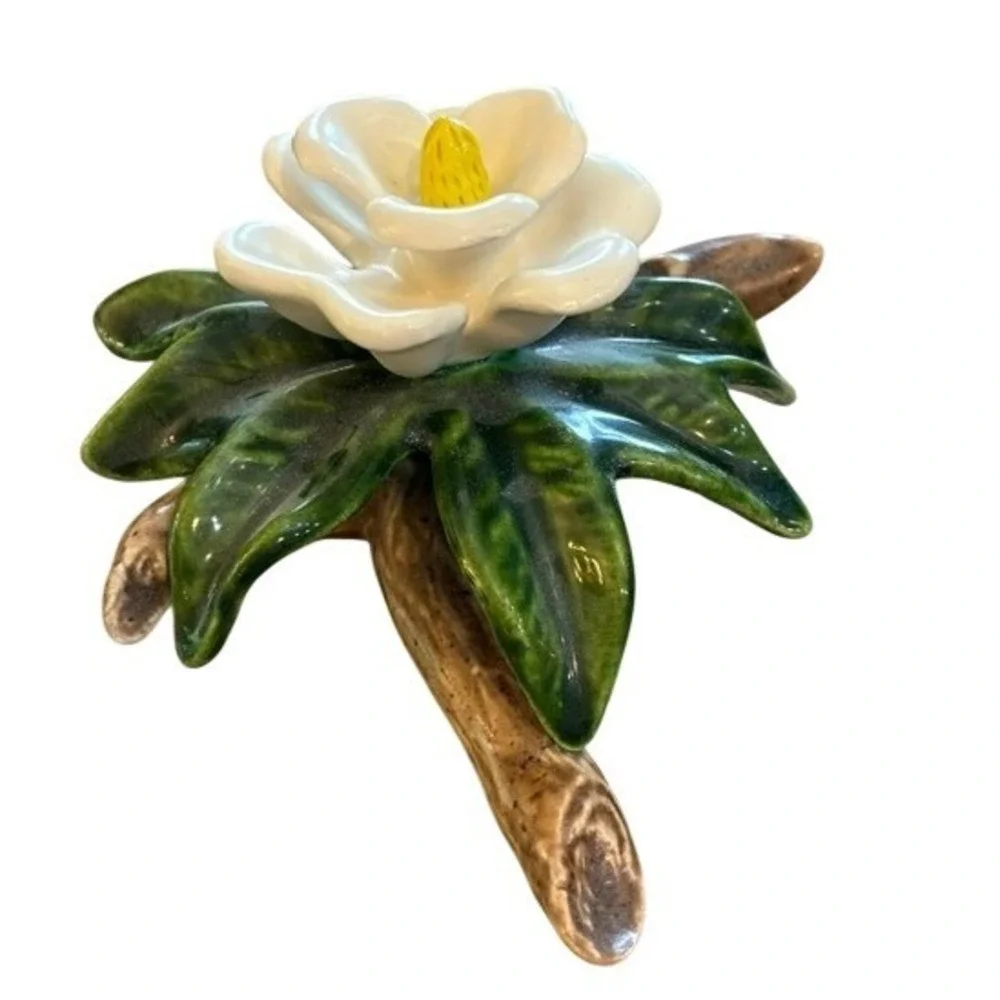 Magnolia Flower Ceramic Figurine White Green 5x4.5 Excellent Southern